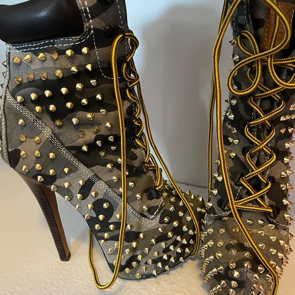 Bad bitch Alert! Army fatigue super high heeled boots - Picture 3 of 6